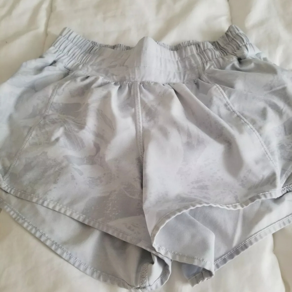 Lululemon shorts gray/white size 4 (Cross Posted)